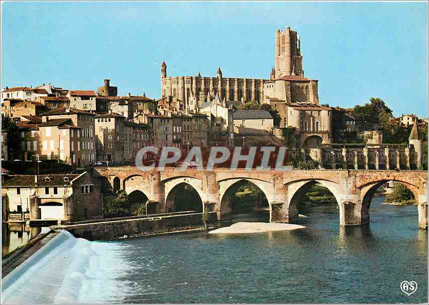 Albi — Vue panoramique sur le Pont vieux (XIe s.) et le Tarn dominé par la Basilique Sainte-Cécile (XIIIe s.) — Société des Cartes Postales APA-POUX