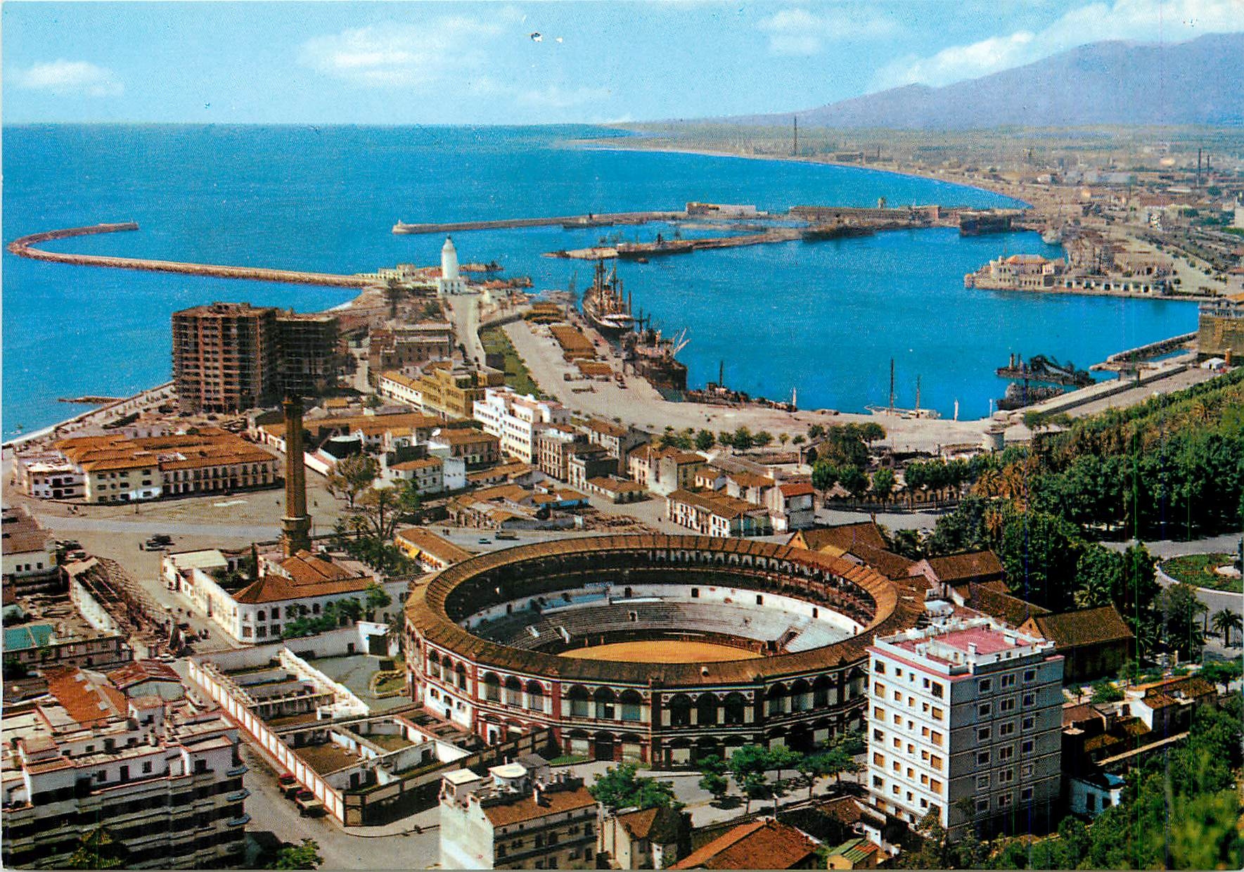 CPM Malaga Plaza de Taureaux et Port 