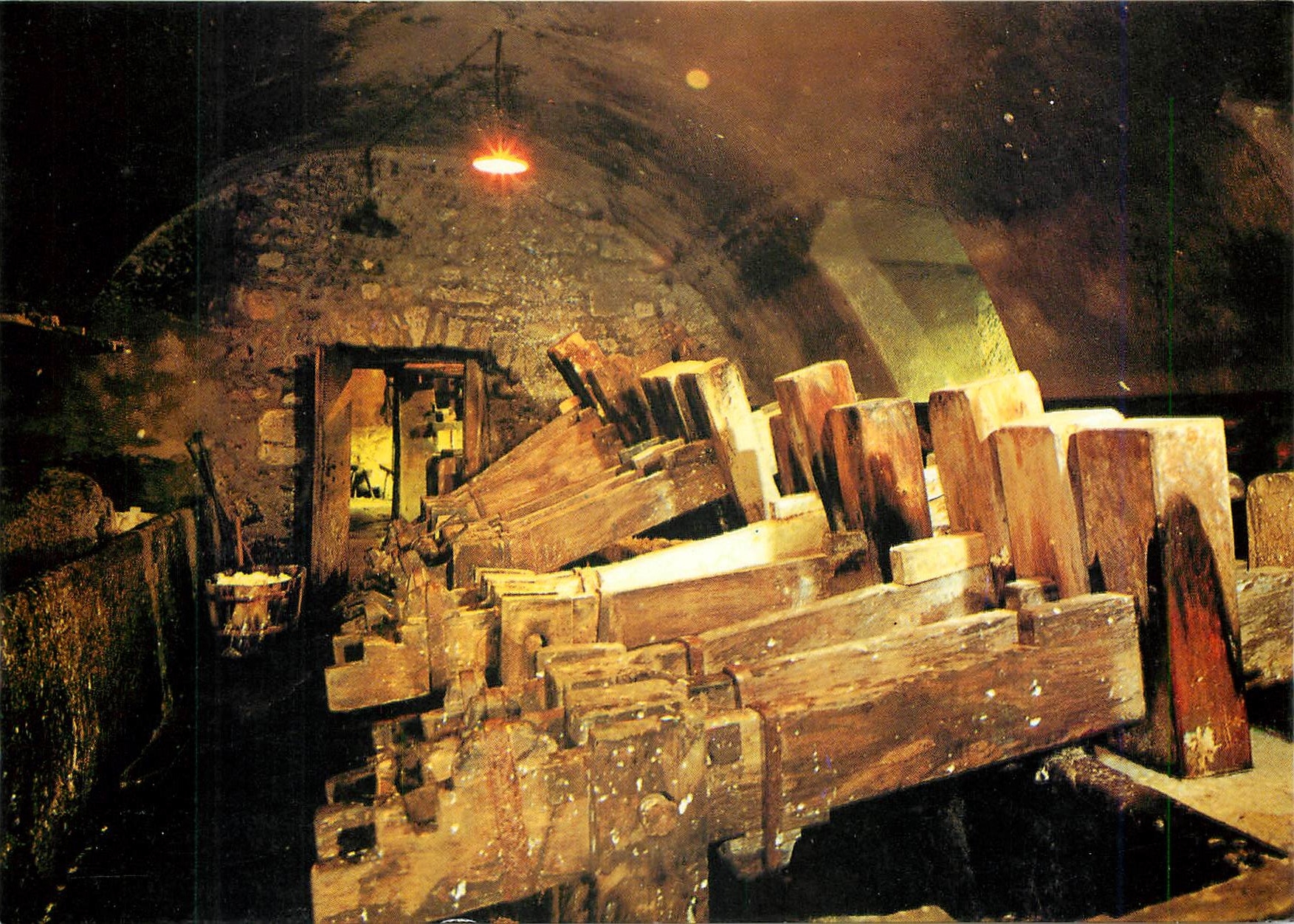 Mühle Richard de Bas — Hammerstapelraum — Musée Historique du Papier, Ambert (P.-d.-D.)