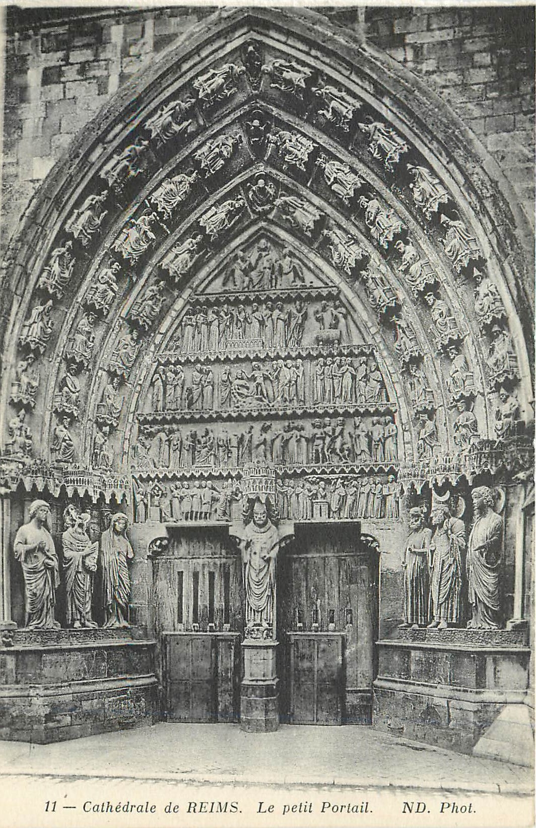Cathédrale de REIMS — Le petit Portail — ND. Phot.