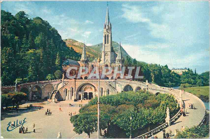 CPM Lourdes La Basilique et l'Esplanade