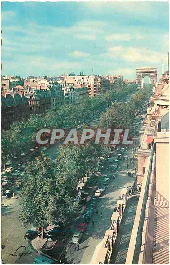 CPM Paris l'avenue des champs elysees au fond l'Arc de Triomphe de l'Etoile (vue prise de la terrass