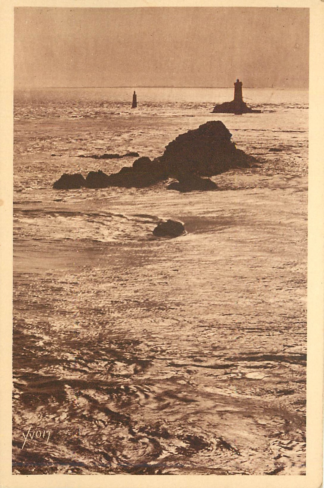 Pointe du Raz - Brittany — The Lighthouse of the Old — YVO17