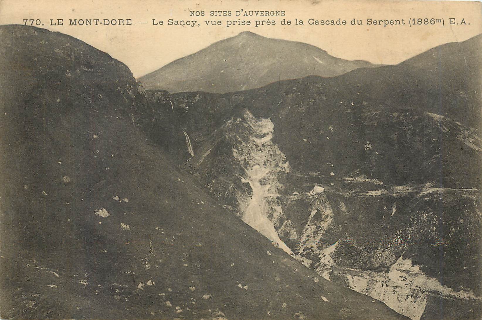 CPA Nos Sites d'Auvergne Le Mont Dore Le Sancy vue pres de la Cascade du Serpent (18886 m)