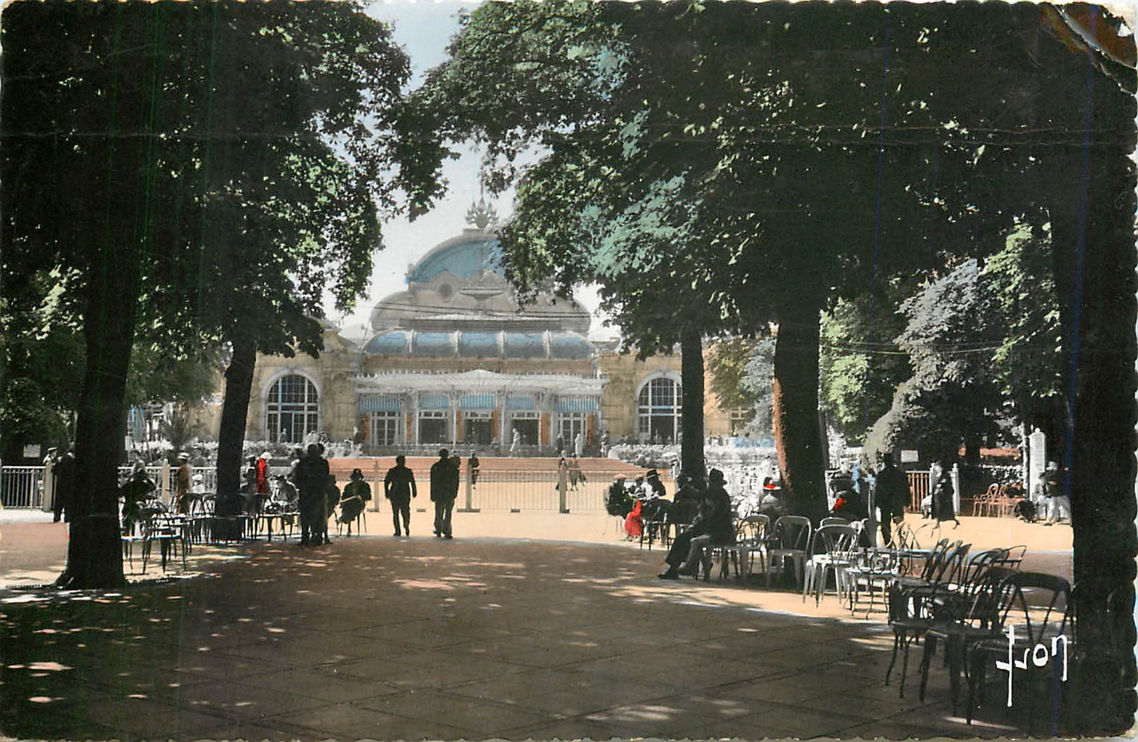 CPM Vichy (Allier) Le Casino