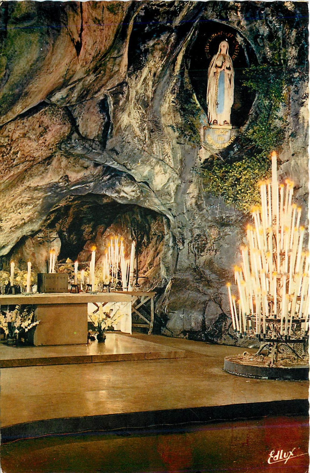 CPM Lourdes La Crotte Miraculeuse