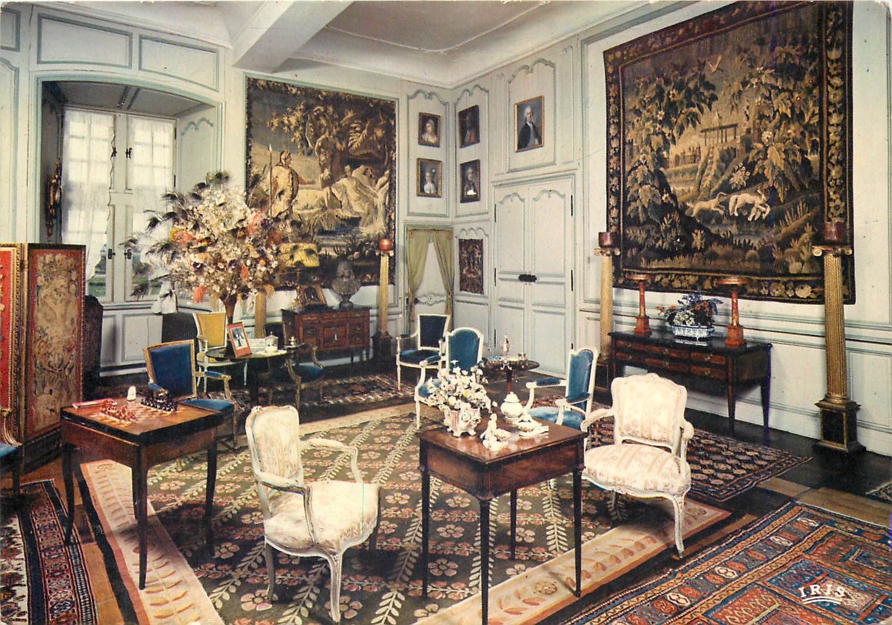 Château de Boussac - Creuse — Le salon vert avec tapissiers du XVIIIe s. — Éditeur IRIS, n°39