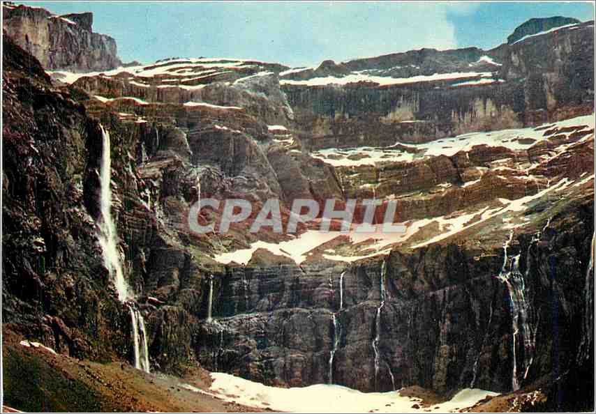 CPM Les Pyrenees Gavarnie (Hautes Pyrenees) Le Cirque et la Grande Cascade (Haut de chute 422 m)