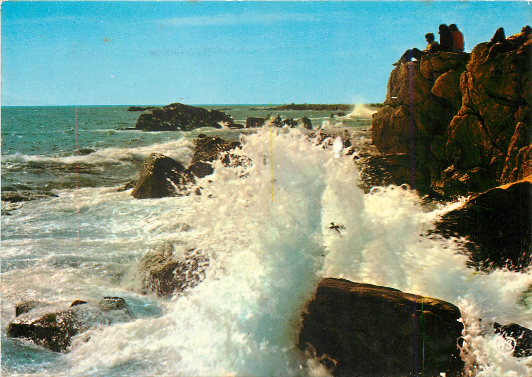 CPM Rochers bien que vous soyez ages detrois mille ans vous ne changez jamais ni d'etat ni de forme