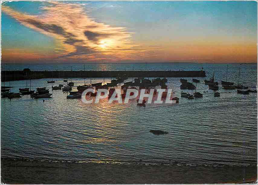 CPM La Bretagne Pittoresque Heure du Crepuscule ou tout deveint mystere Bateaux