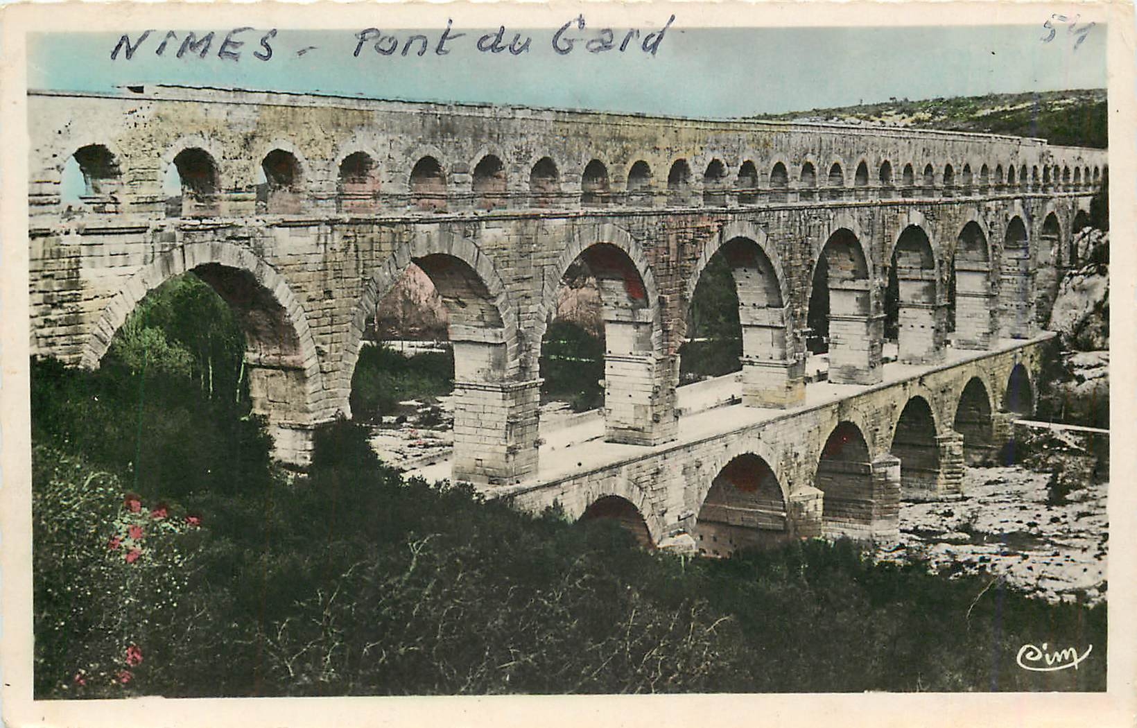 CPM Nimes (Gard) Aqueduc Romain Pont du Gard