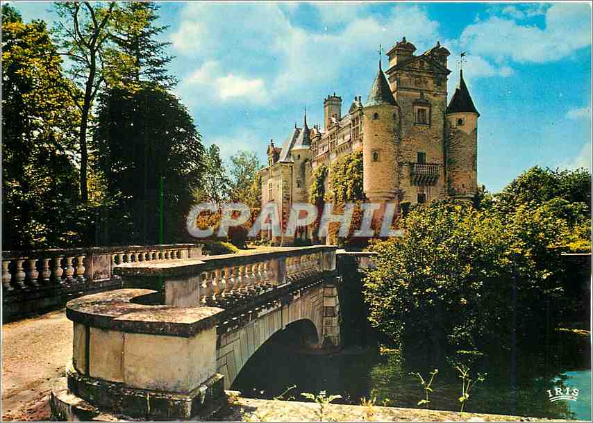 CPM Le Poitou Touristique Chateau des Deux Sevres (Aux environs de Saint Maxient) Chateau de la Vill