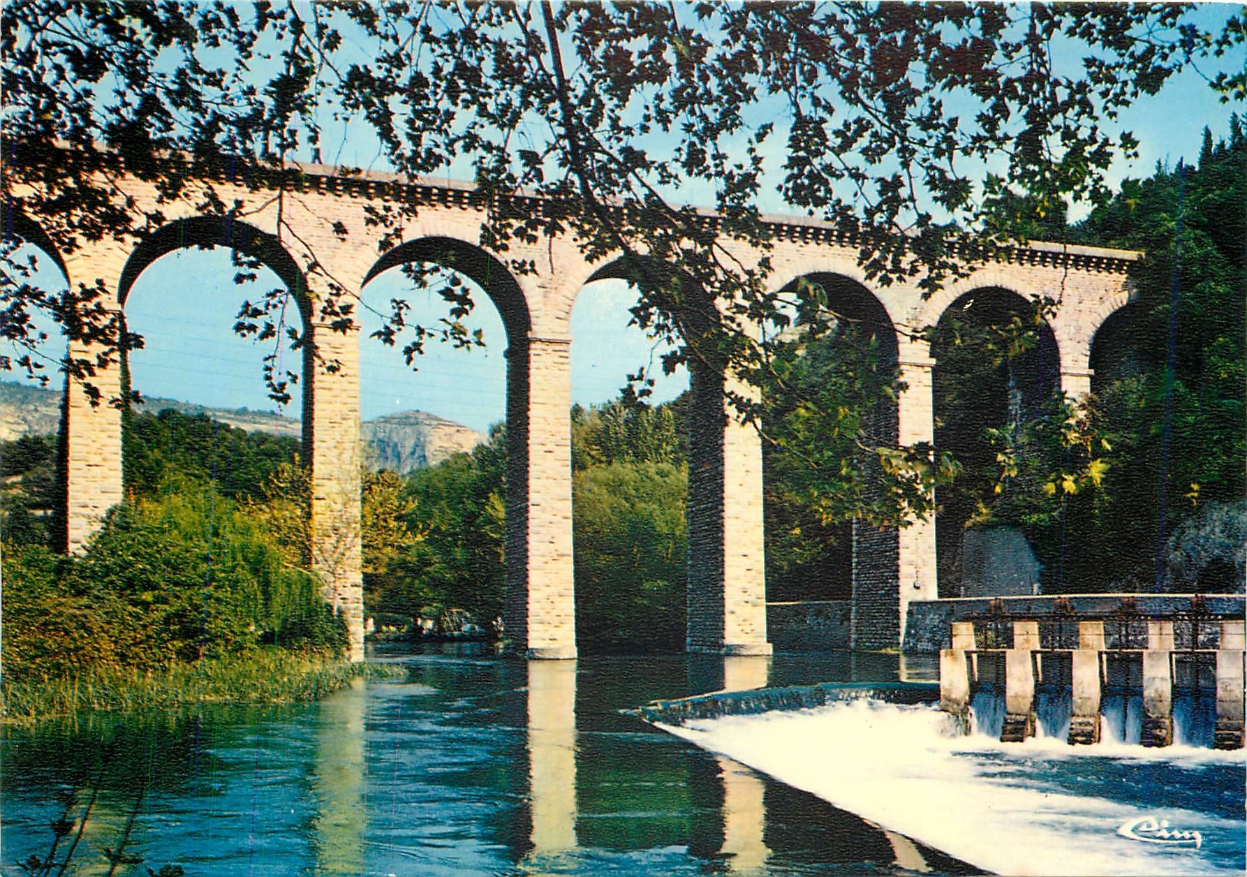Fontaine-de-Vaucluse — L'aqueduc sur la Sorgue — Comblier Imprimeur Mâcon