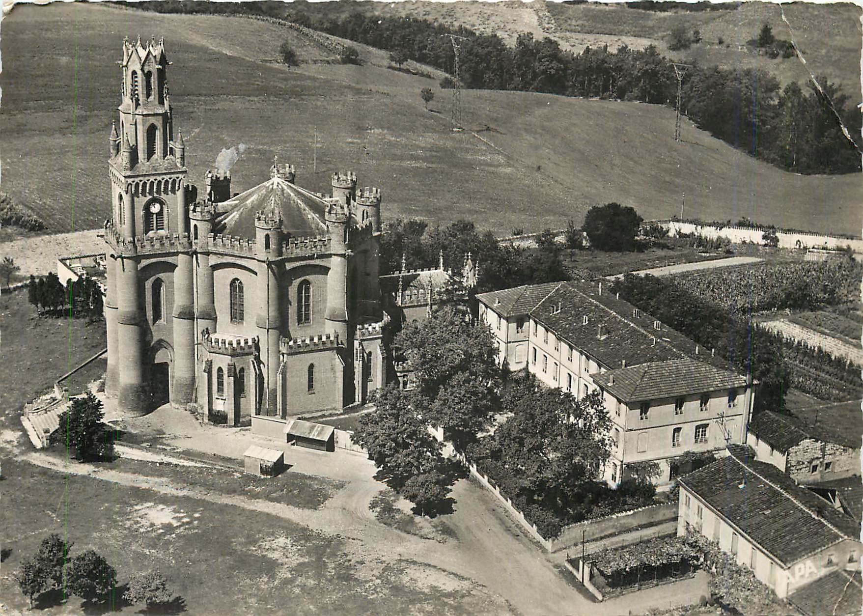 CPM En survolant le Tarn Environs d'Albi Vue aerienne de N D de la Dreche