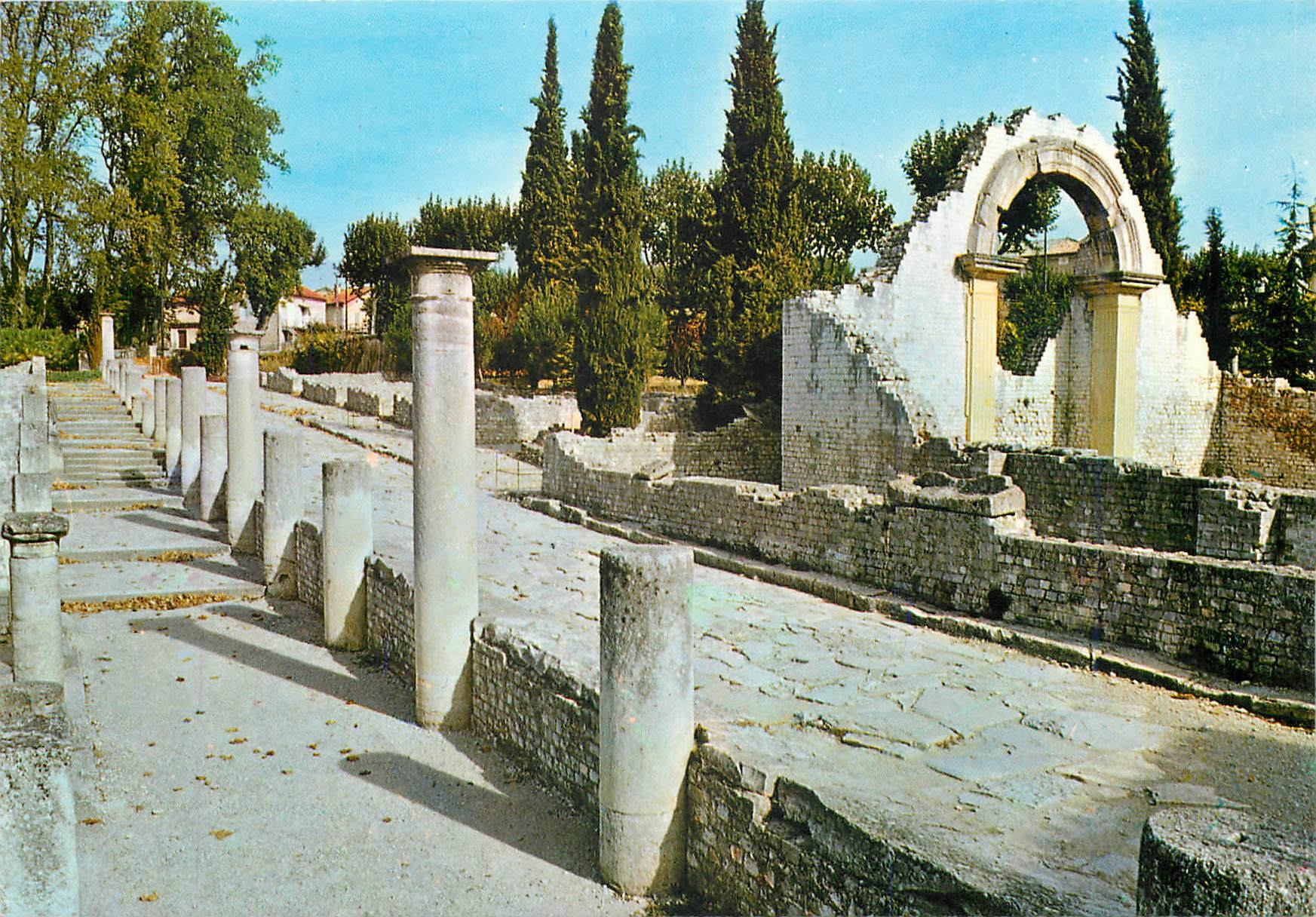 CPM Vaison la Romaine (Vaucluse) Fouilles du Quartier de la Villasse Une rue et la Porte de la Basil