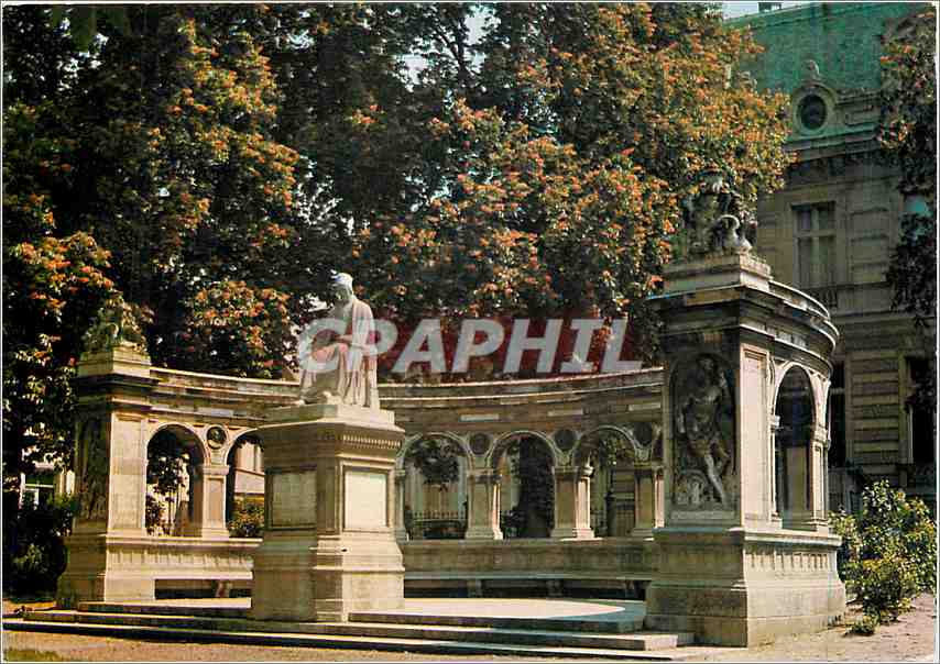 CPM Valenciennes (Nord) Le Monument Froissart