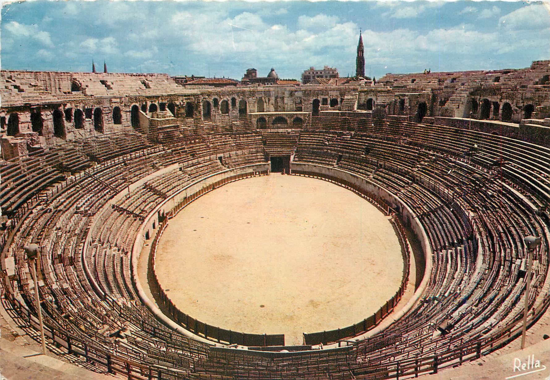Les Arènes - Roman Amphitheatre Probably Dating from the 2nd Century — Éditions Rella