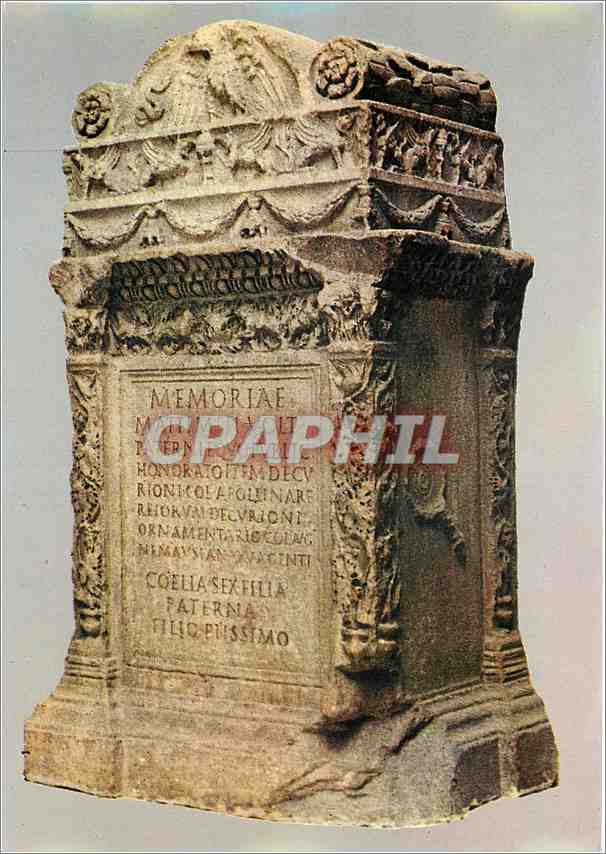 Épitaphe de M. Attivs Paternvs — Grand cippe funéraire en marbre — Musée de la Maison Carrée, Nîmes
