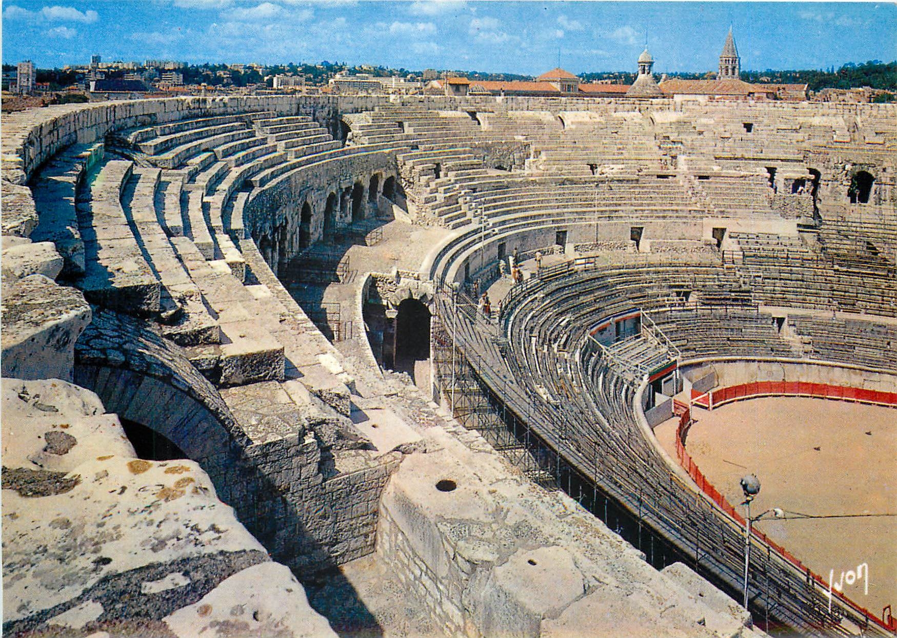 CPM Nimes (Gard) Les Arenes Amphitheatre Romain
