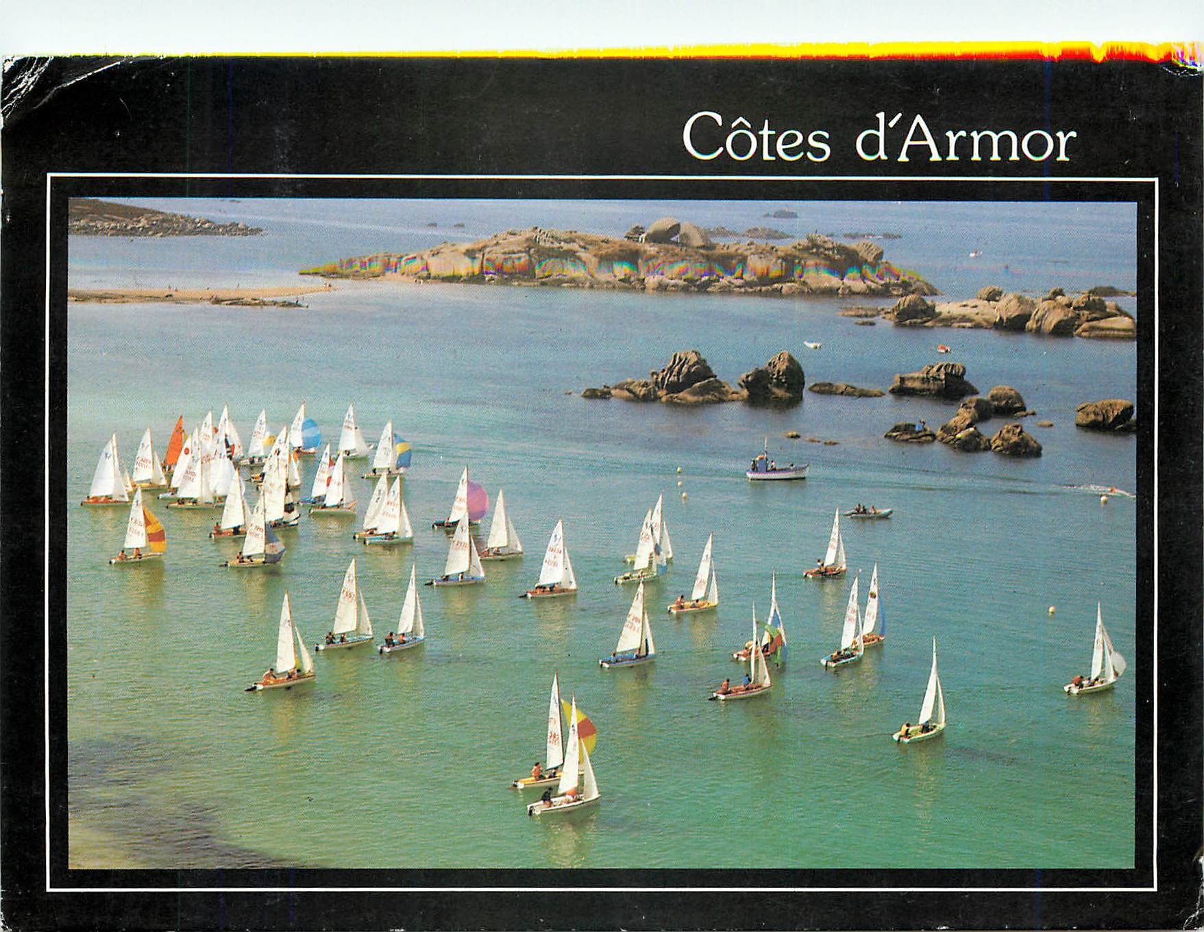 CPM Cote d'Armor Reflets de la Bretagne Une regale dans les boules de granit