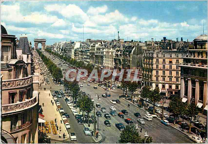 CPM Paris L'Avenue des Champs Elysees