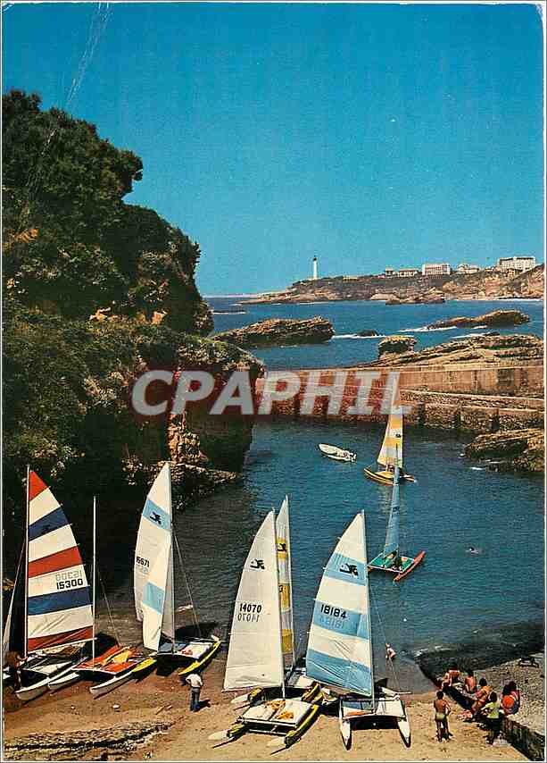 CPM Biarritz (Pyr Atl) Le Port et le Phare Bateaux Catamaran