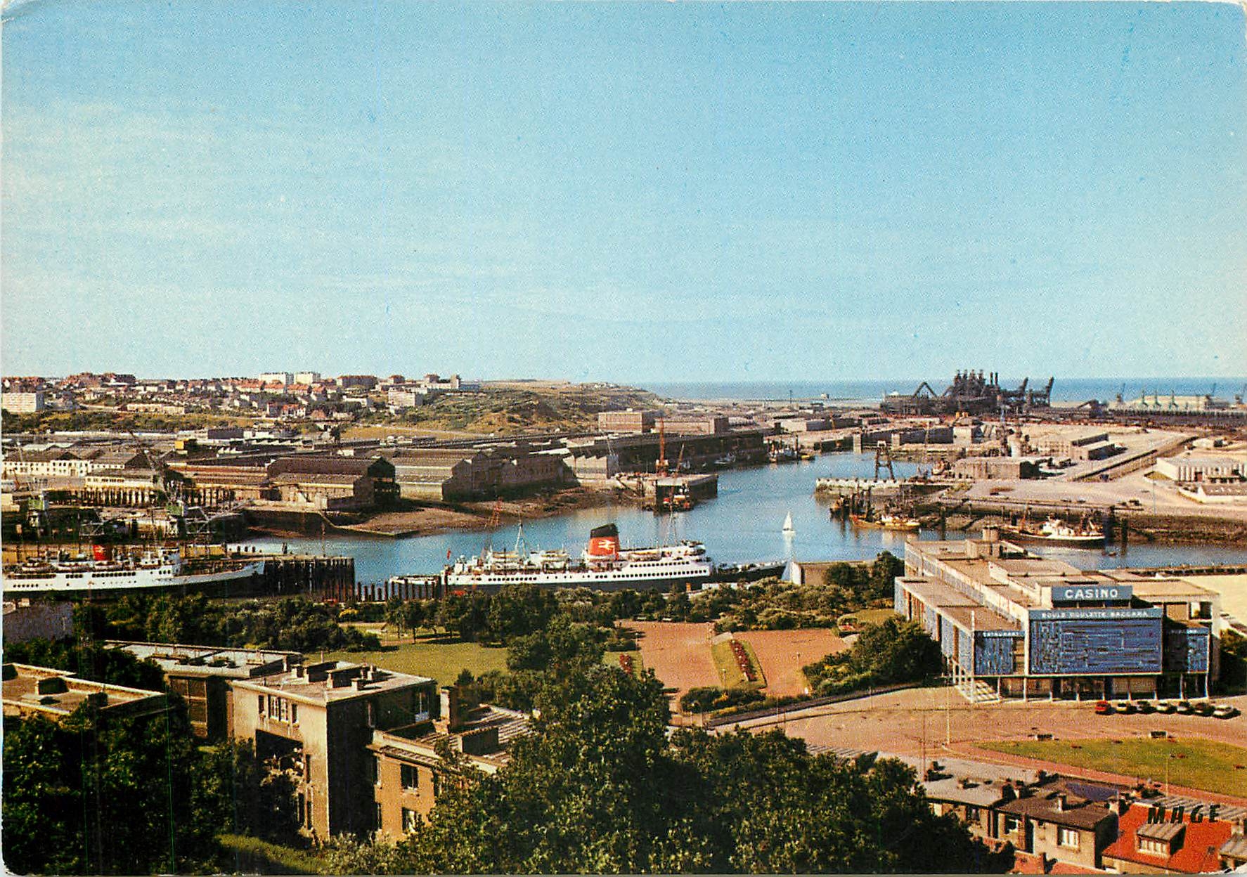 CPM Boulogne sur Mer (Pas de Calais) Le Port et le Casino