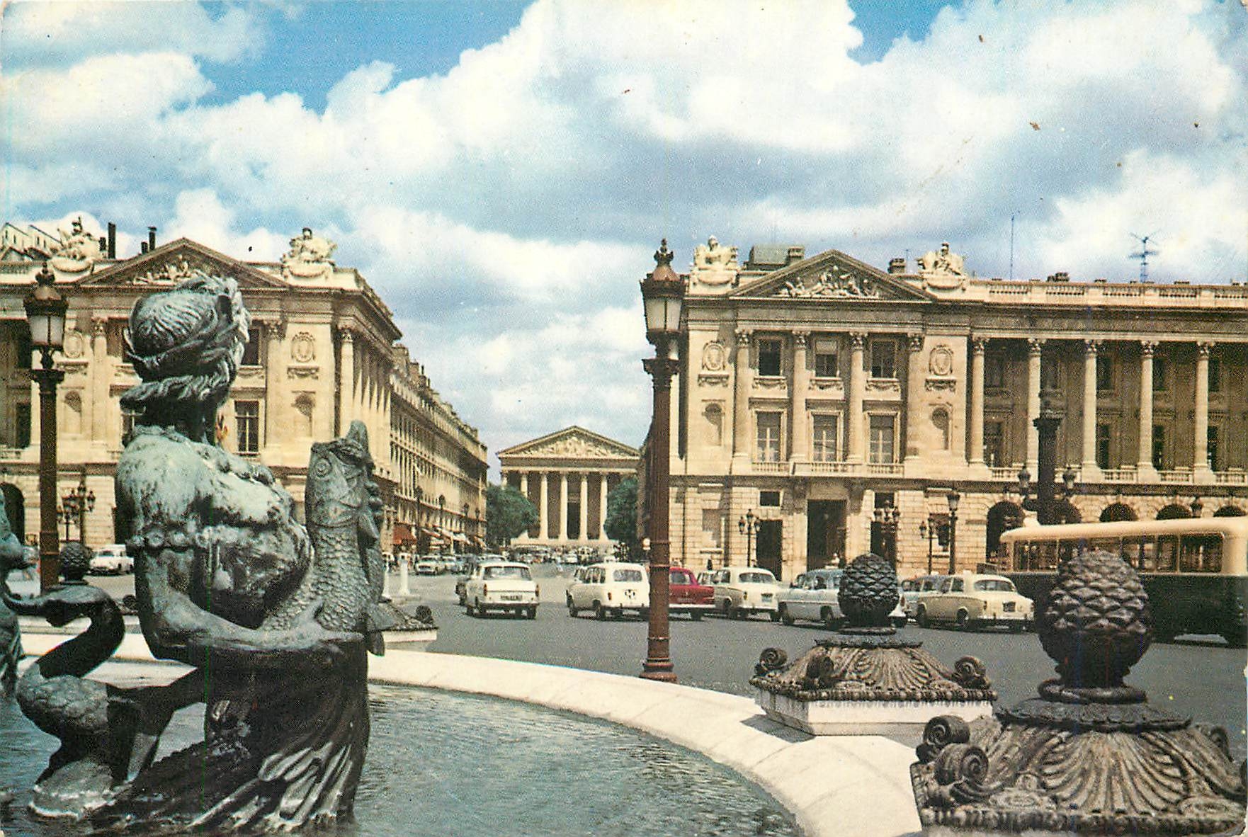 CPM Paris La Place de la Concorde et la Madeleine