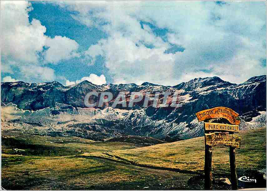CPM En parcourant les pyrenees En vallee d'Heas le cirque de Troumouse dans le Parc National des Pyr