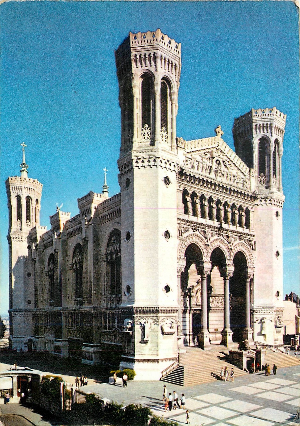 CPM Lyon La Basilique de Fourviere