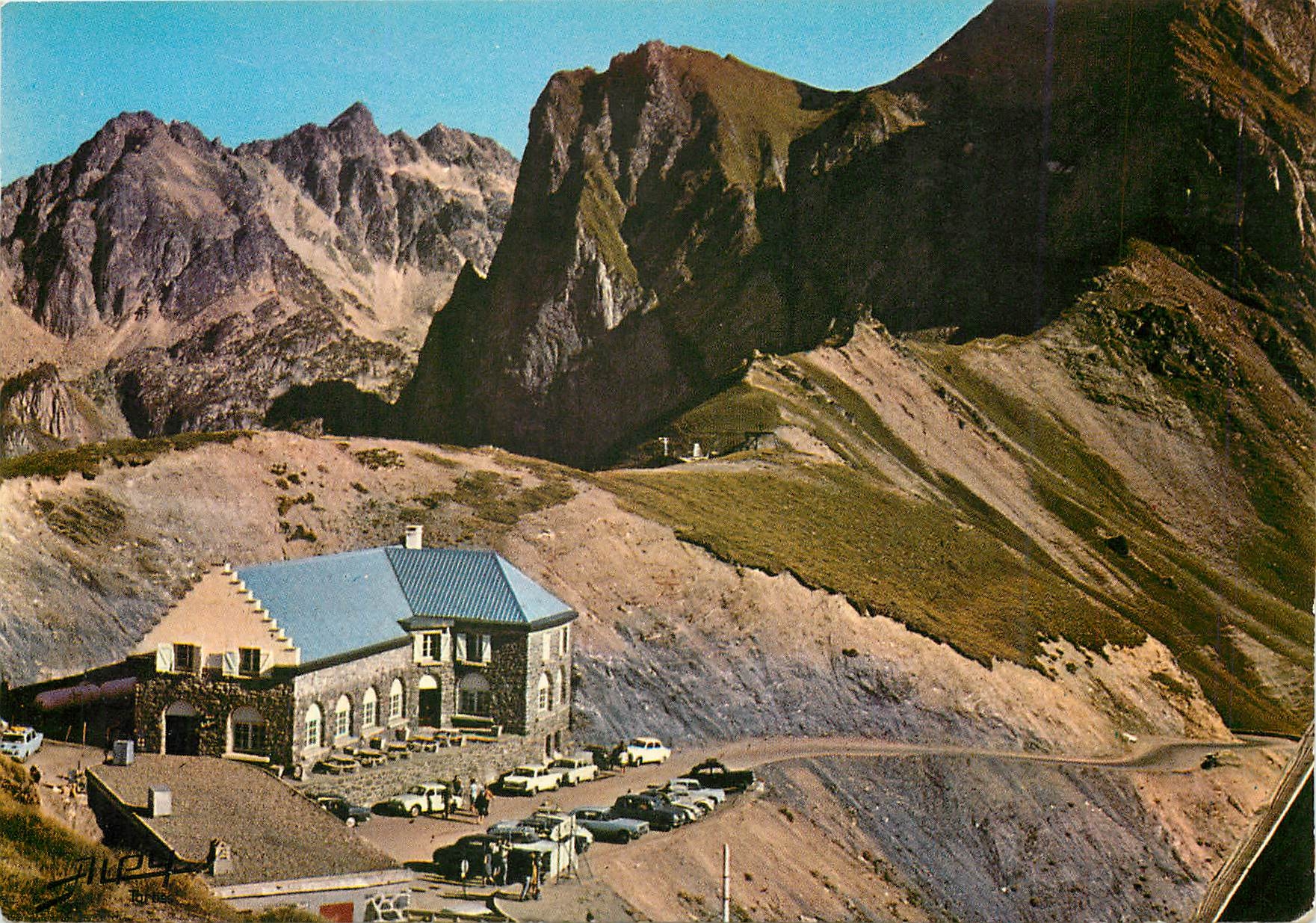 CPM Les Pyrenees Le Col du Tourmalet (2114 m) l'Hotellerie et le depart de la descente sur Bareges a