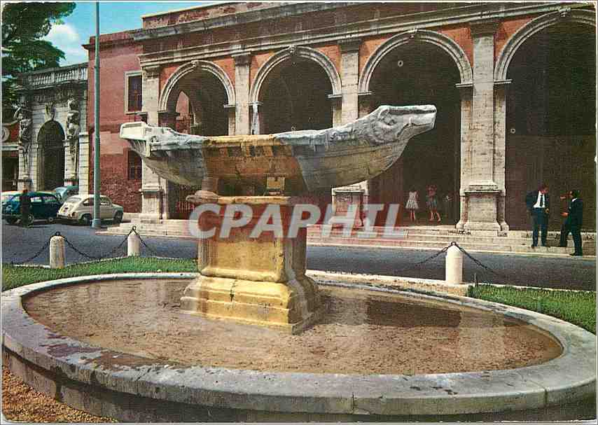 CPM Roma Fontaine du Petit Navire (Scupture romaine placee en ce lieu par le Pape Leon X XVI s