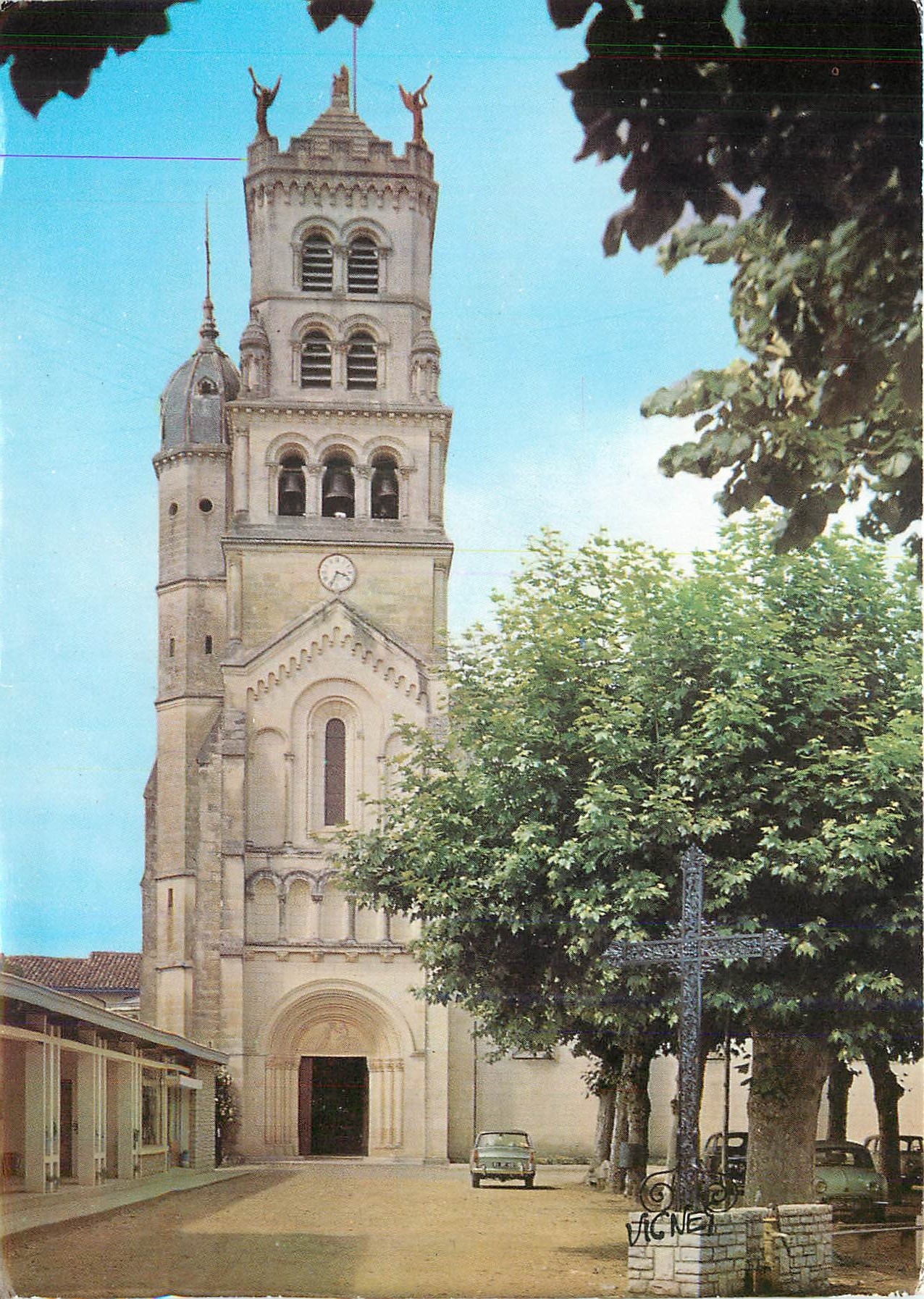 CPM Buglose (Landes) Entree Principale de la Chapelle
