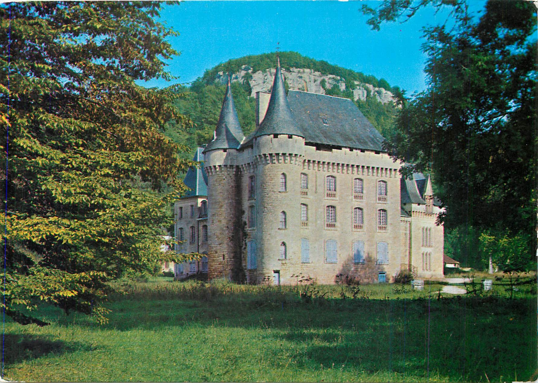 CPM Le Bugue (Dordogne) Le Chateau de Campagne