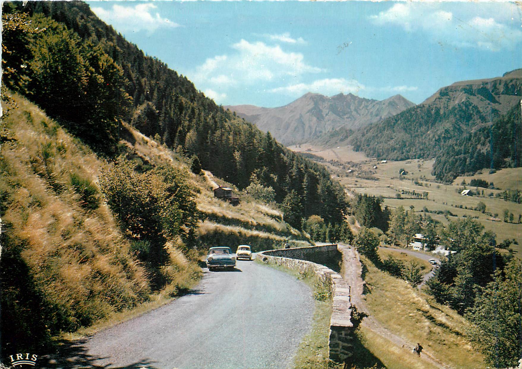 CPM L'Auvergne Vallee du Sancy Le Sancy alt 1386 m vu de la route de Besse en Chandesse