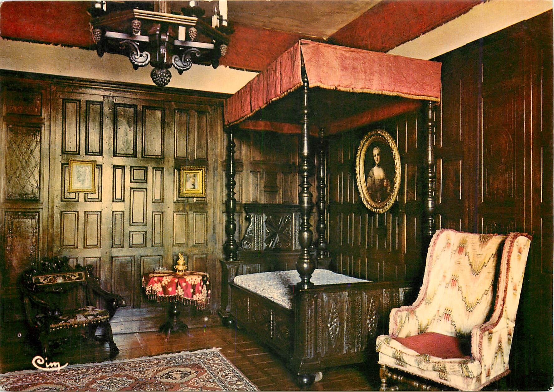 Chambre et Boiserie Louis-XIII — Le Château de Montfort à Vitrac (XVe s.) — CIMCOLOR