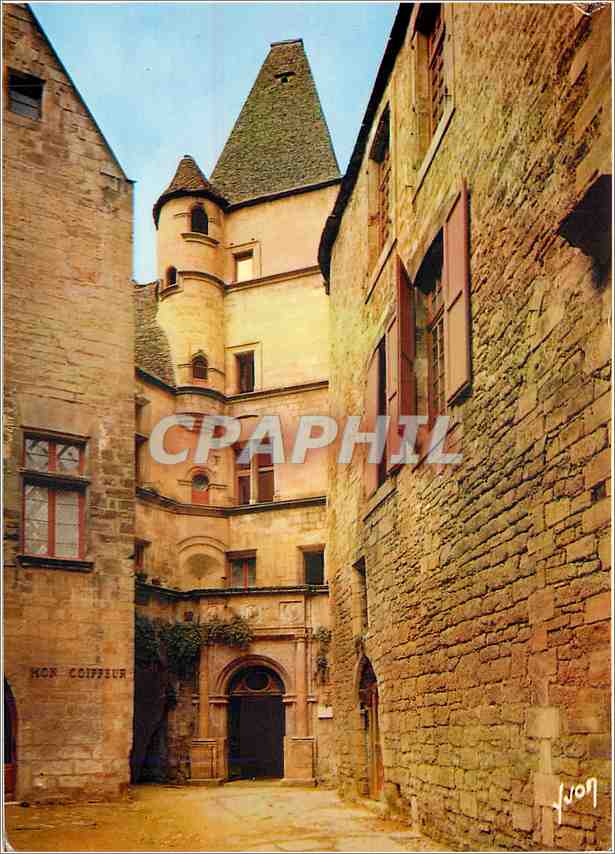 CPM En Perigord Pays des truffes et des chateaux Sarlat (Dordogne) Hotel de Maleville (XVIe s)