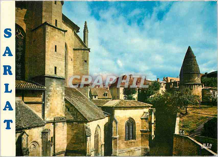 CPM Sarlat (Dordogne) L'eglise St Sacerdos (XVI XVIIe s) et la lanterne des morts (XIIe s)