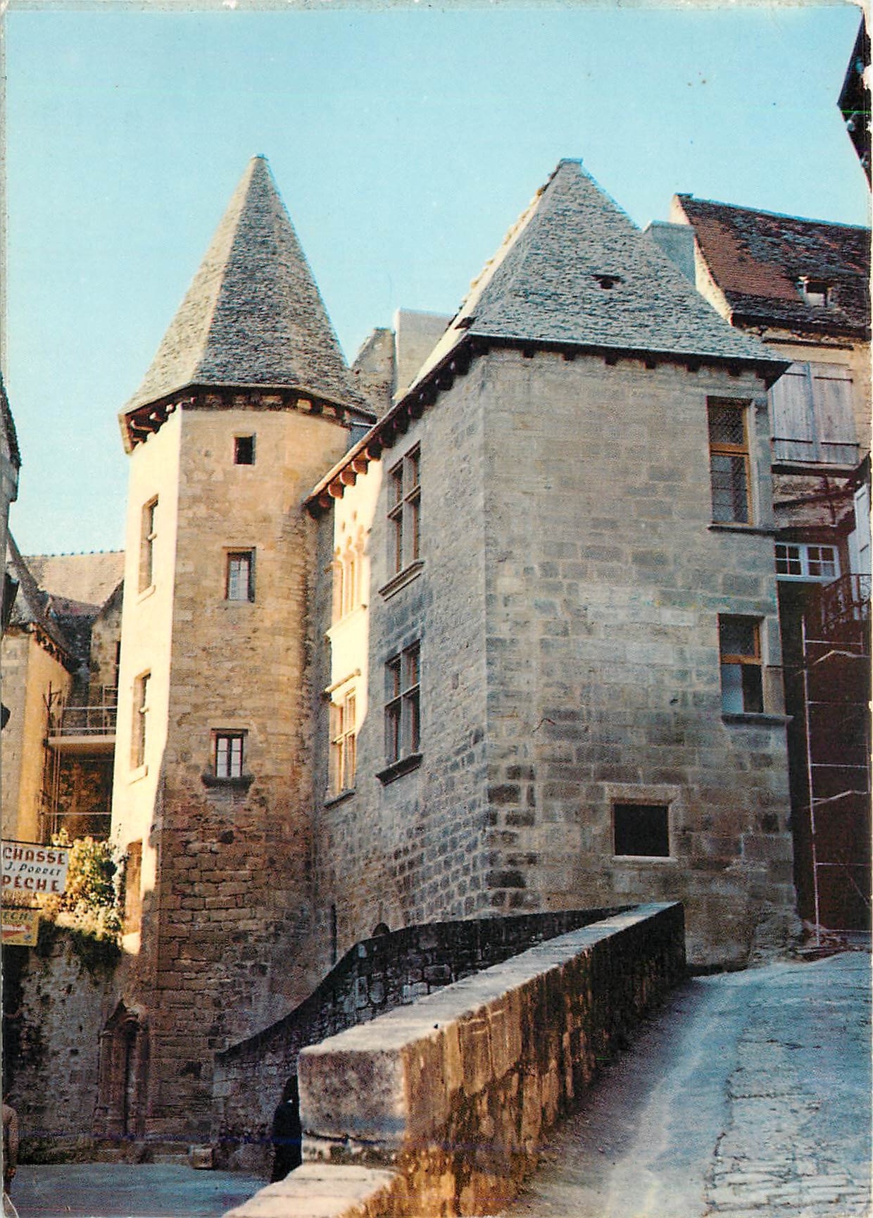 Sarlat-la-Cathédrale — vue de l'hôtel de la Dordogne — éditeur J. Poeser