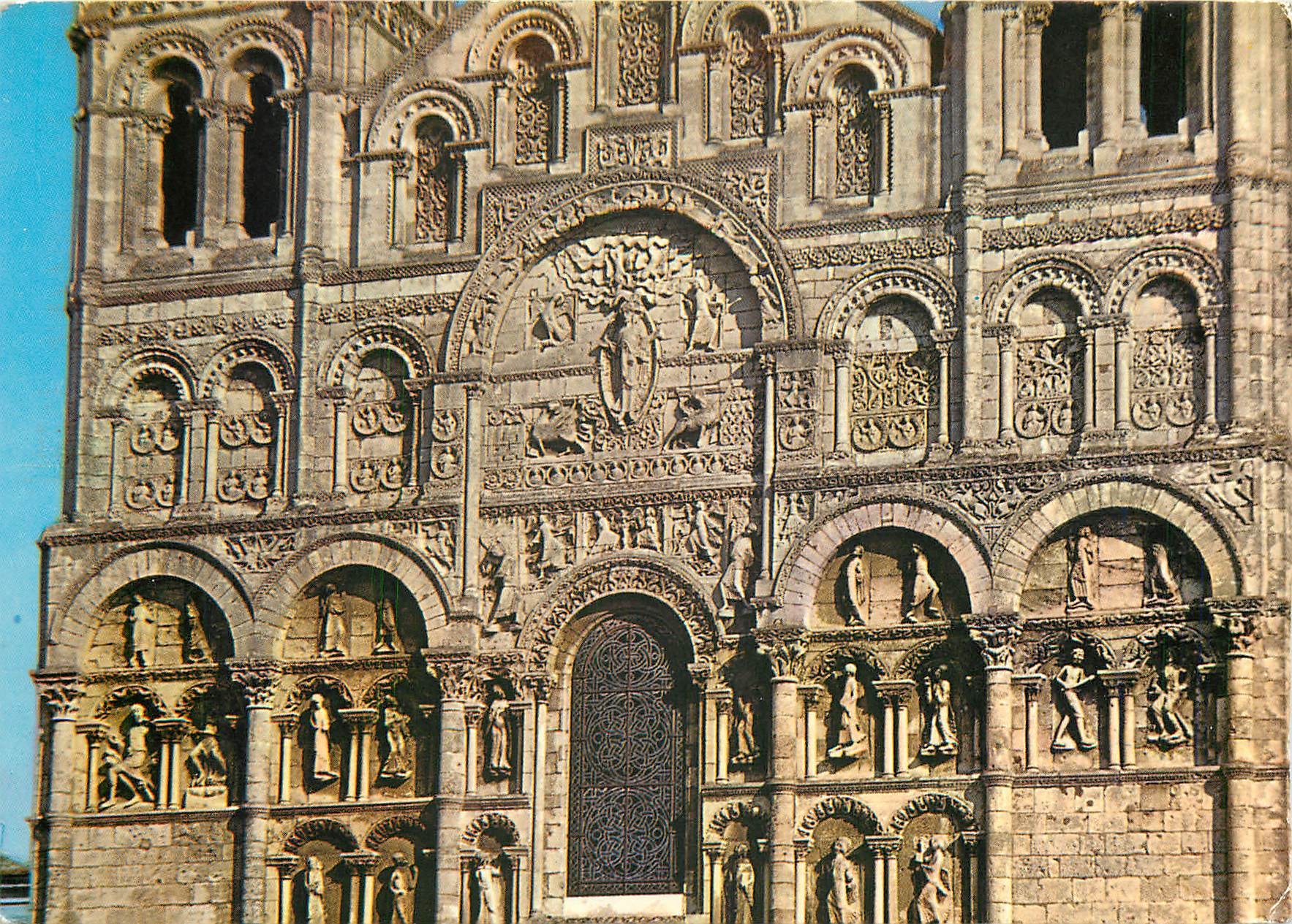 Angoulême — Cathédrale Saint-Pierre (XIIe siècle) — Éditions Théodiac