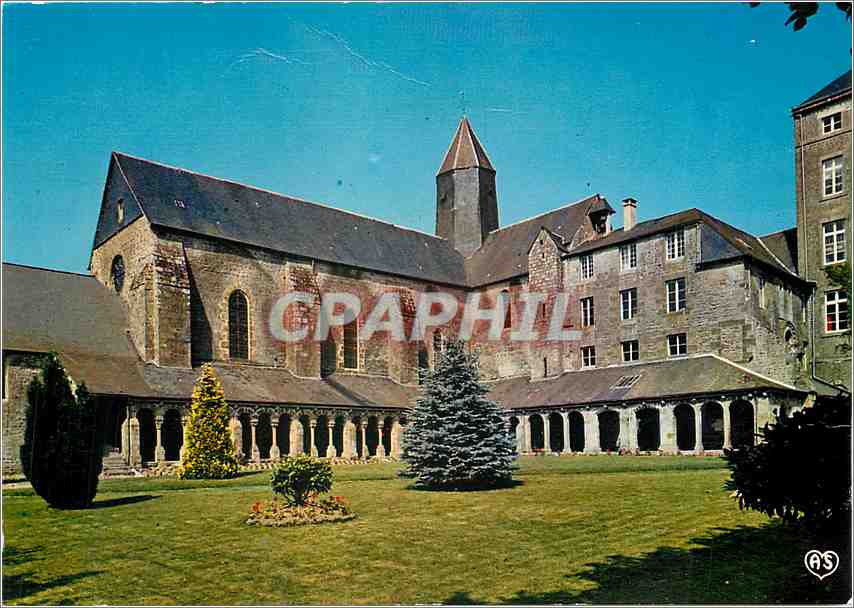 CPM Mortain (Manche) L'Abbaye Blanche Seminaire des Missions Peres du St Esprit Chapelle et Cloitre 