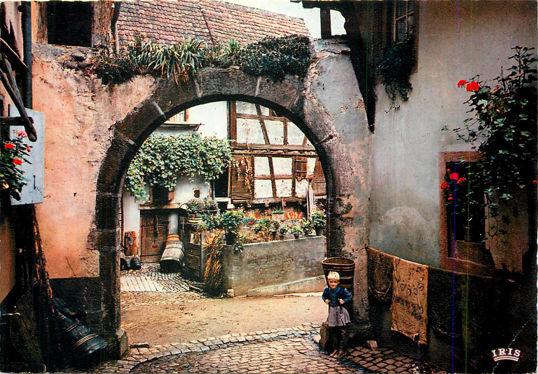 CPM L'Alsace Pittoresque Riquewhr (Haut Rhin) Cour des juifs (1509)