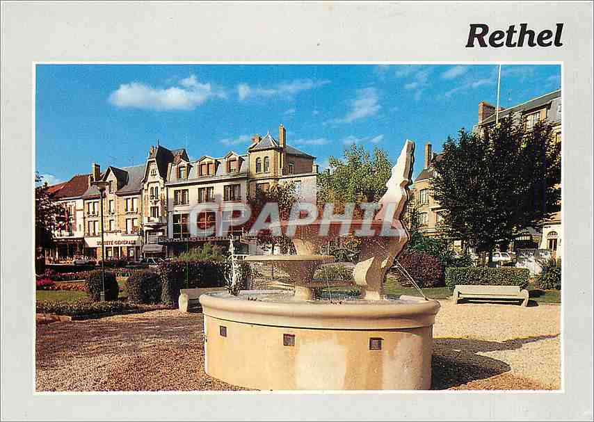 CPM Rethel (Ardennes) Jardin de l'Hotel de Ville