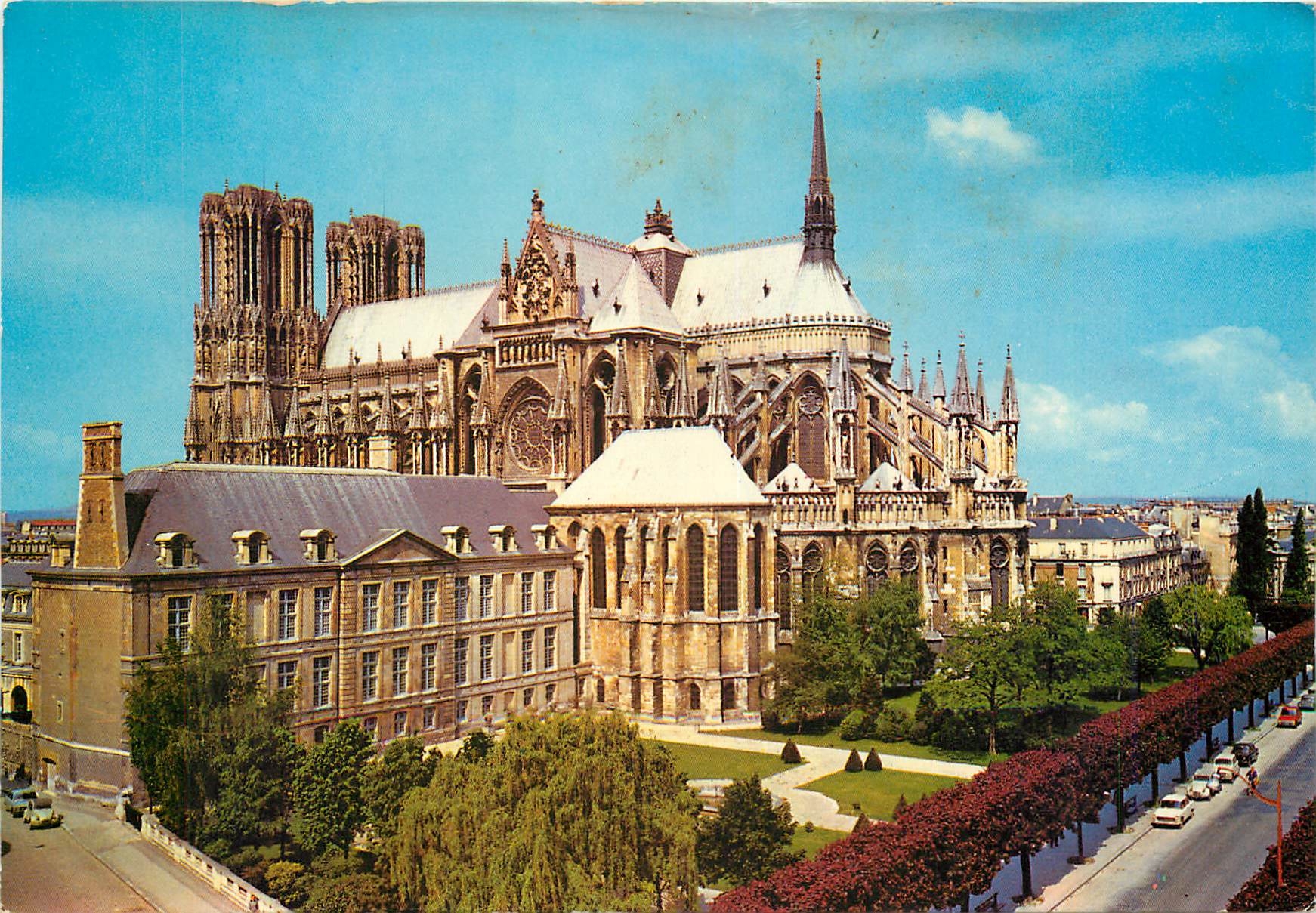 CPM Cathedrale de Reims (XIIIe s) Perspective sur l'Abside l'ancien eveche