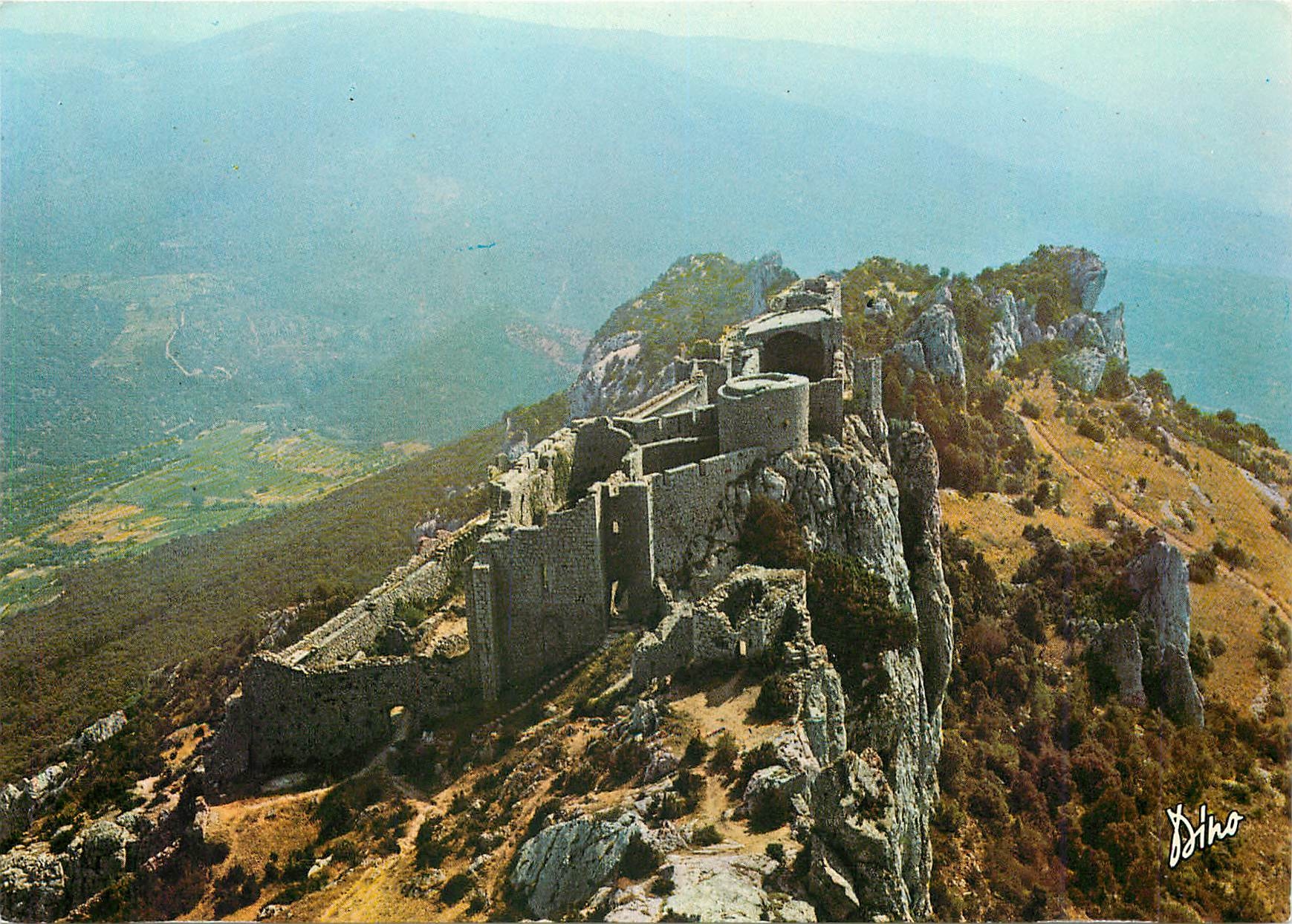 CPM Arts et Couleurs des Corbiere chateau de Chateau de Peyrepertuse (Aude) Resistance Cathare au XI