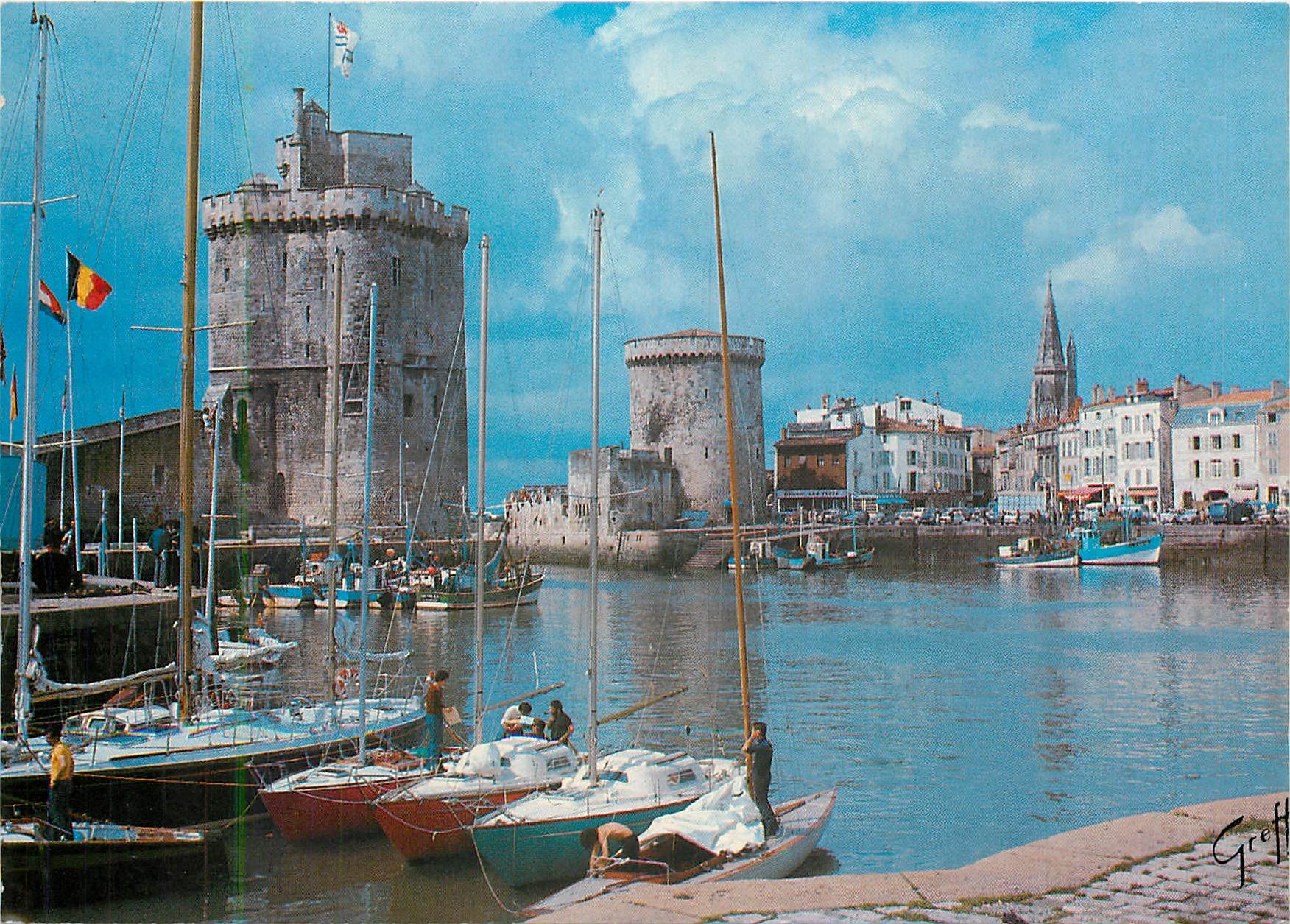 CPM La Rochelle (Chate Mme) Le Port Tour St Nicolas Tour de la Chaine et Tour de la Lanterne