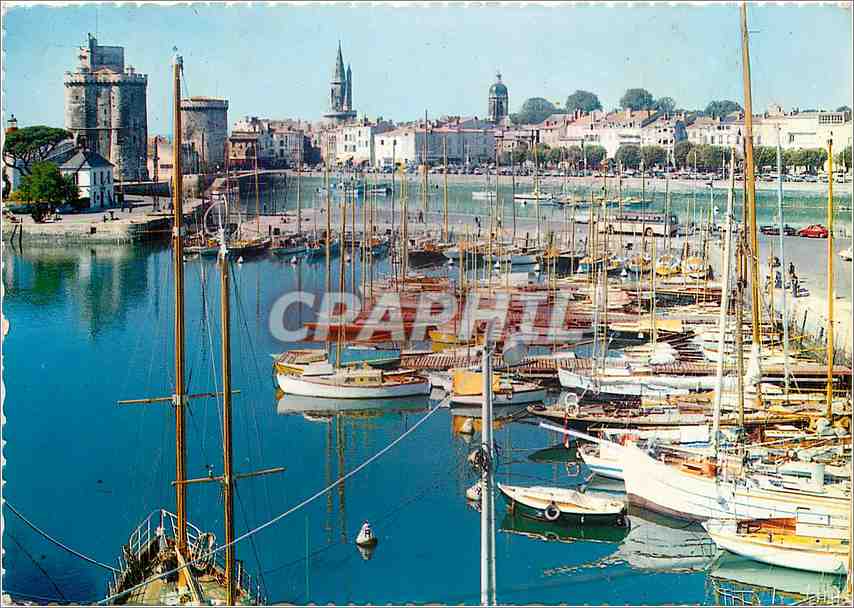 CPM La Rochelle (Chte Mme) La Basilique Yacht