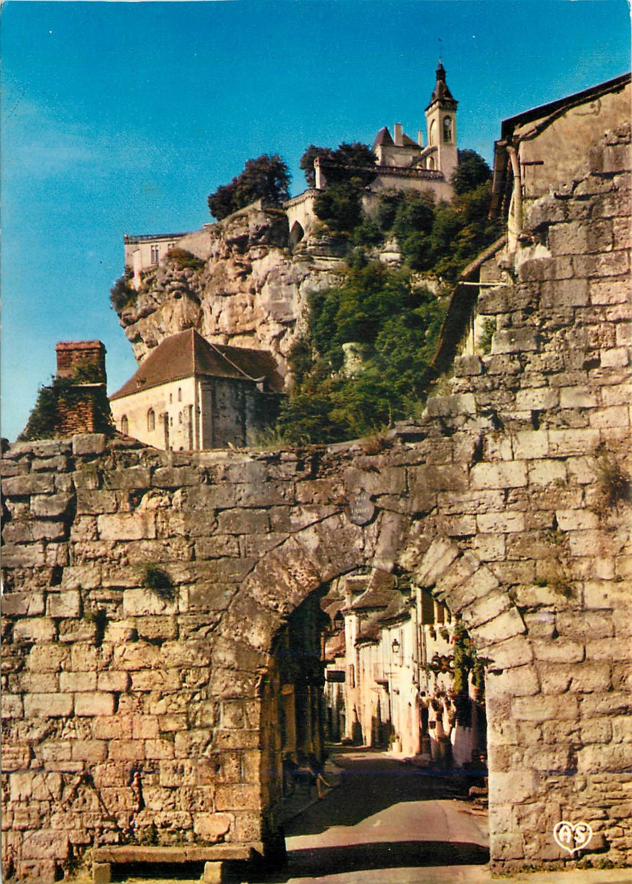 Rocamadour (Lot) — Entrée de la ville et la Porte du Figuier — Société des Cartes Postales APA-POUX