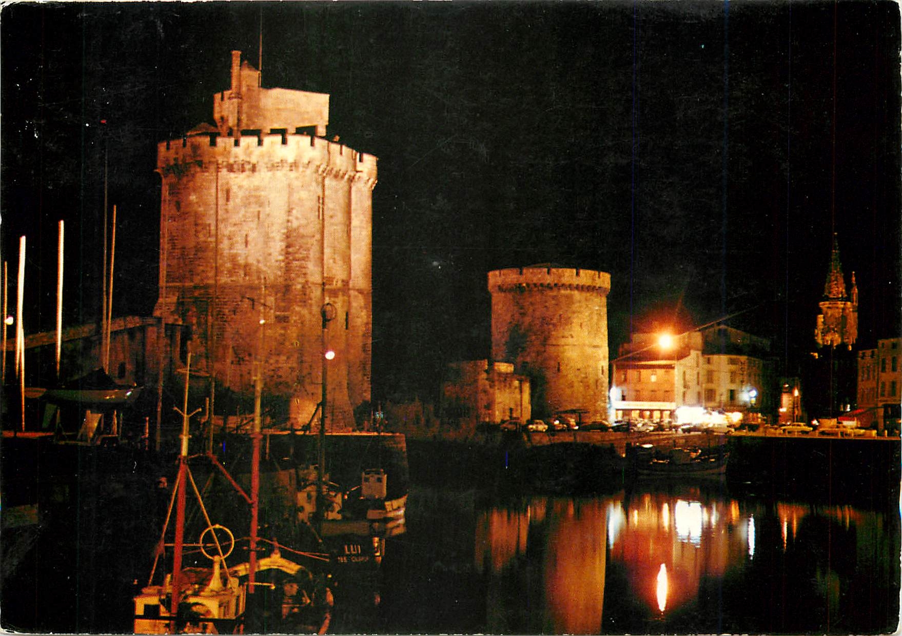 CPM La Rochelle (Chte Mme) Le Port de nuit
