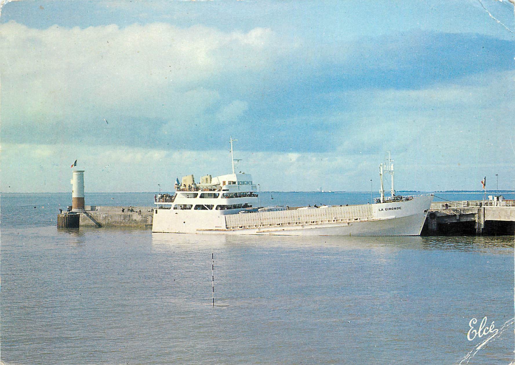 CPM Royan (Chte Mme) Arrivee du Nouveau Bac de la Pointe de Grave a Royan Bateau
